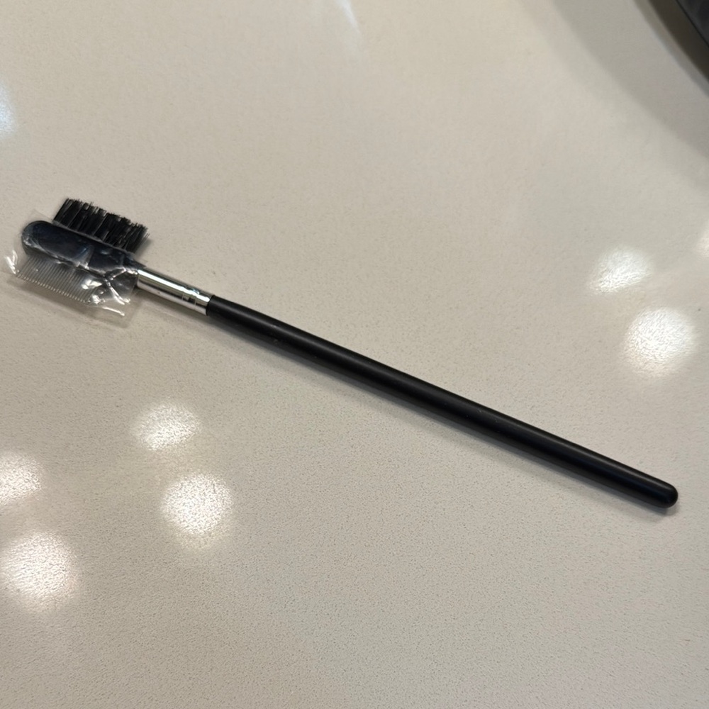 Black Dual-Sided Eyebrow Brush NWT